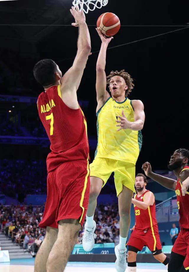 法国男篮力克对手，晋级奥运篮球半决赛