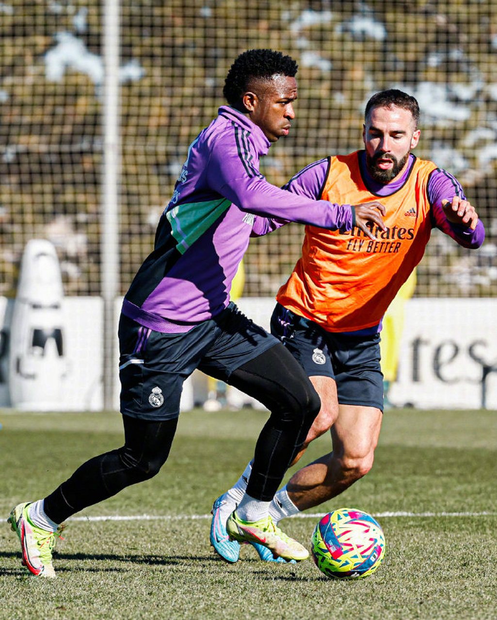 瓦伦西亚主场全取三分，士气高涨的简单介绍