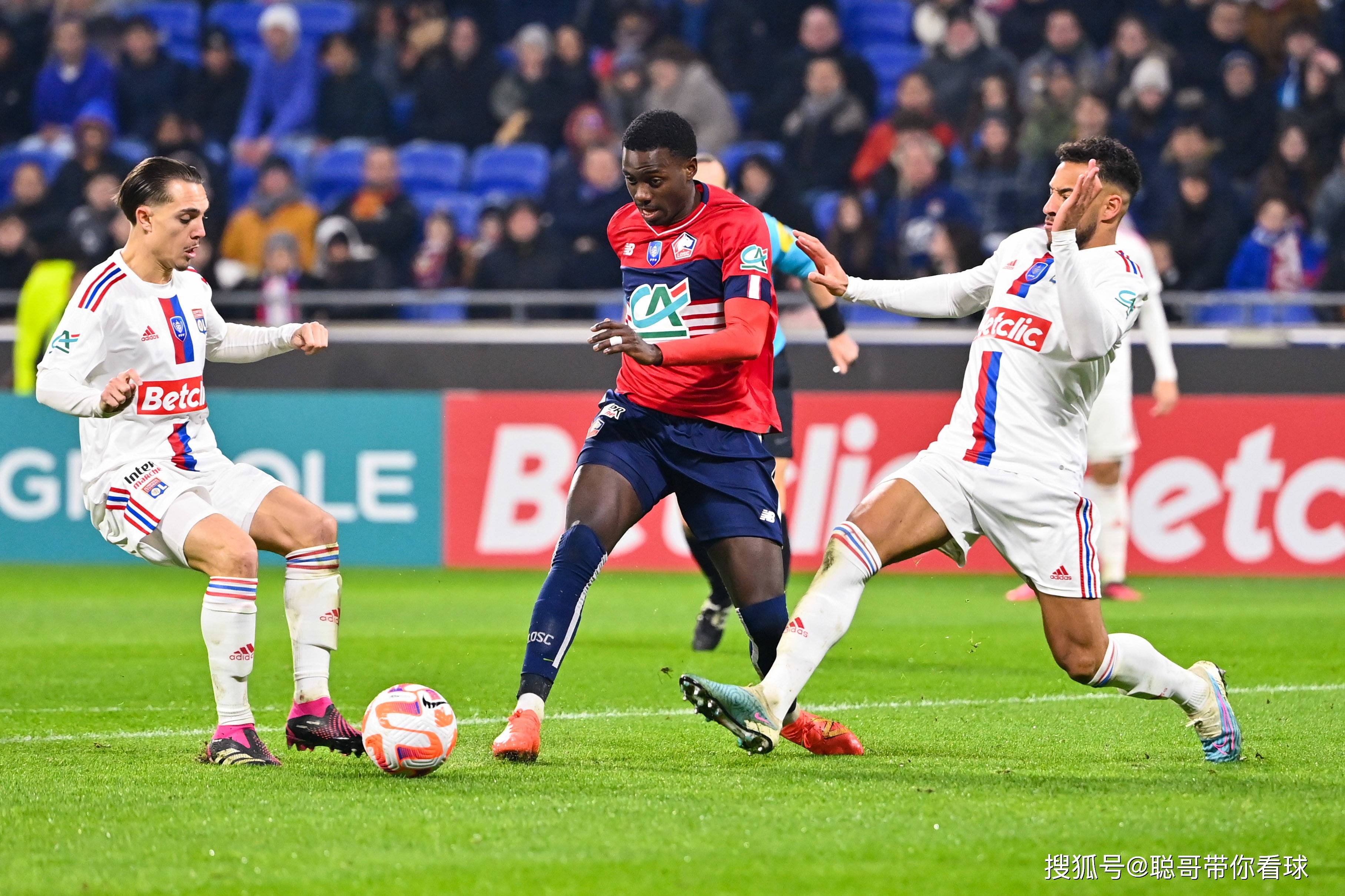 关于里尔客场击败对手，稳固法甲联赛前列位置的信息