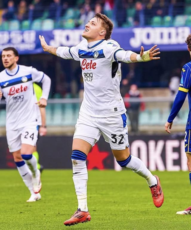 意大利国家队前锋续约签约，为俱乐部立下新约的简单介绍