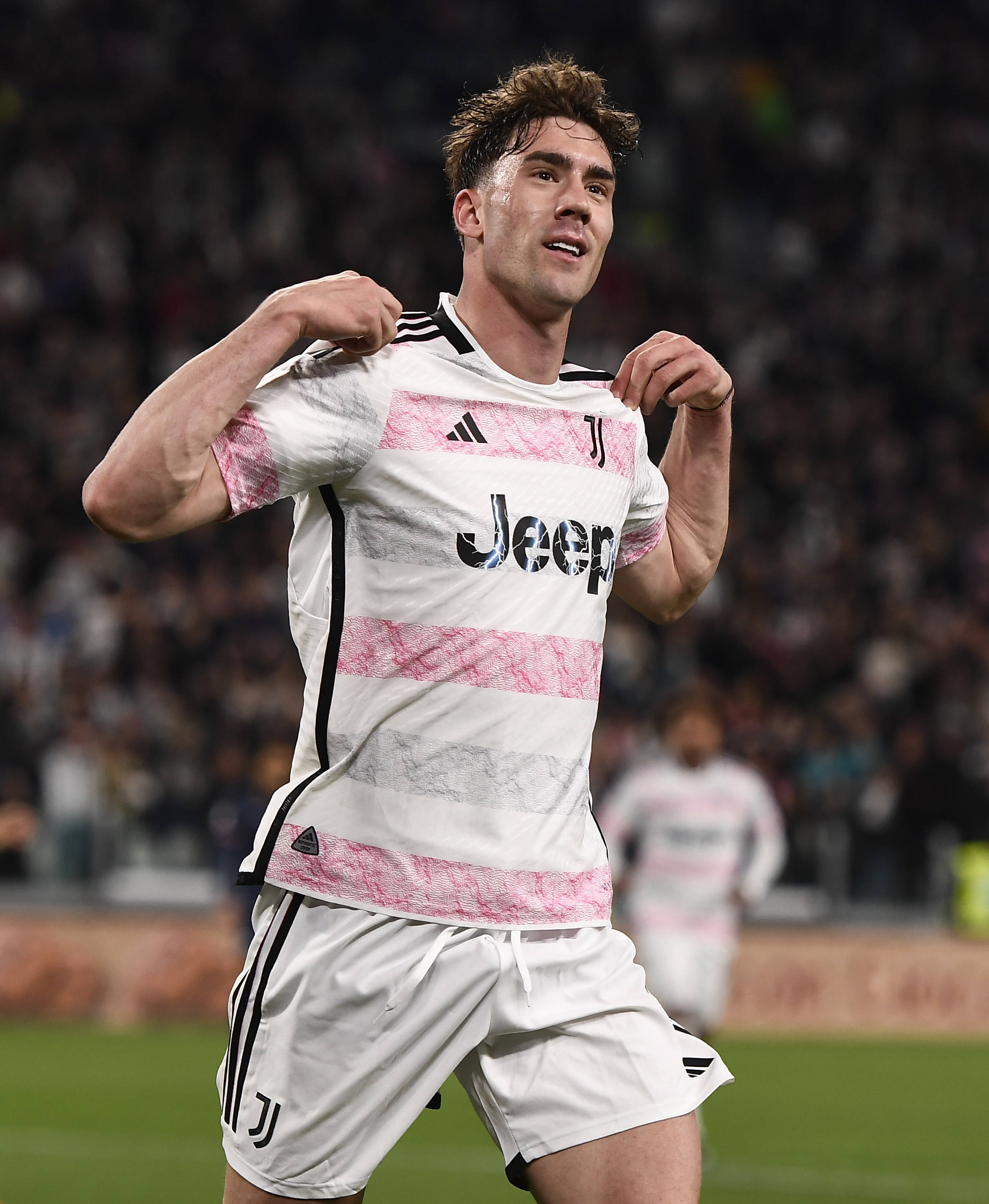 尤文图斯客场大胜拉齐奥，重返意甲前四