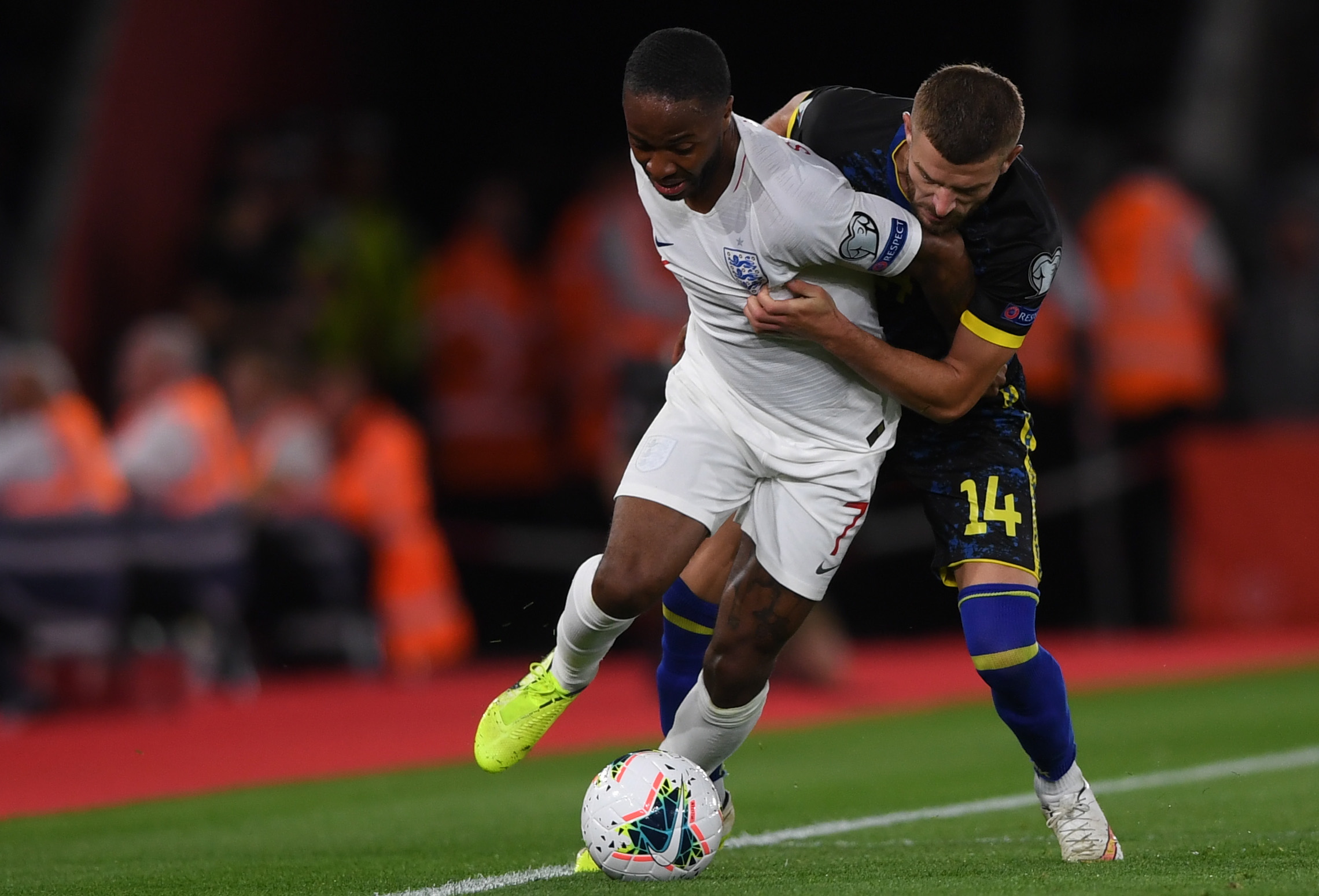 克索沃遭遇英格兰大败，小组战绩下滑