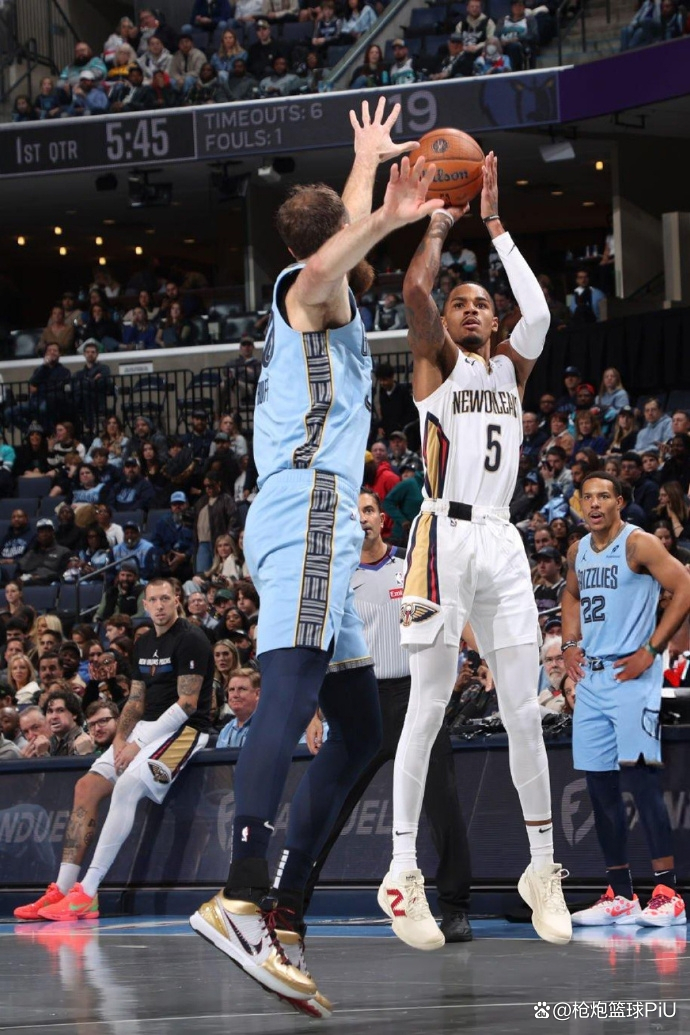 鹈鹕陷入低谷，塔图姆连败，球队未来可期球队命运悬念！