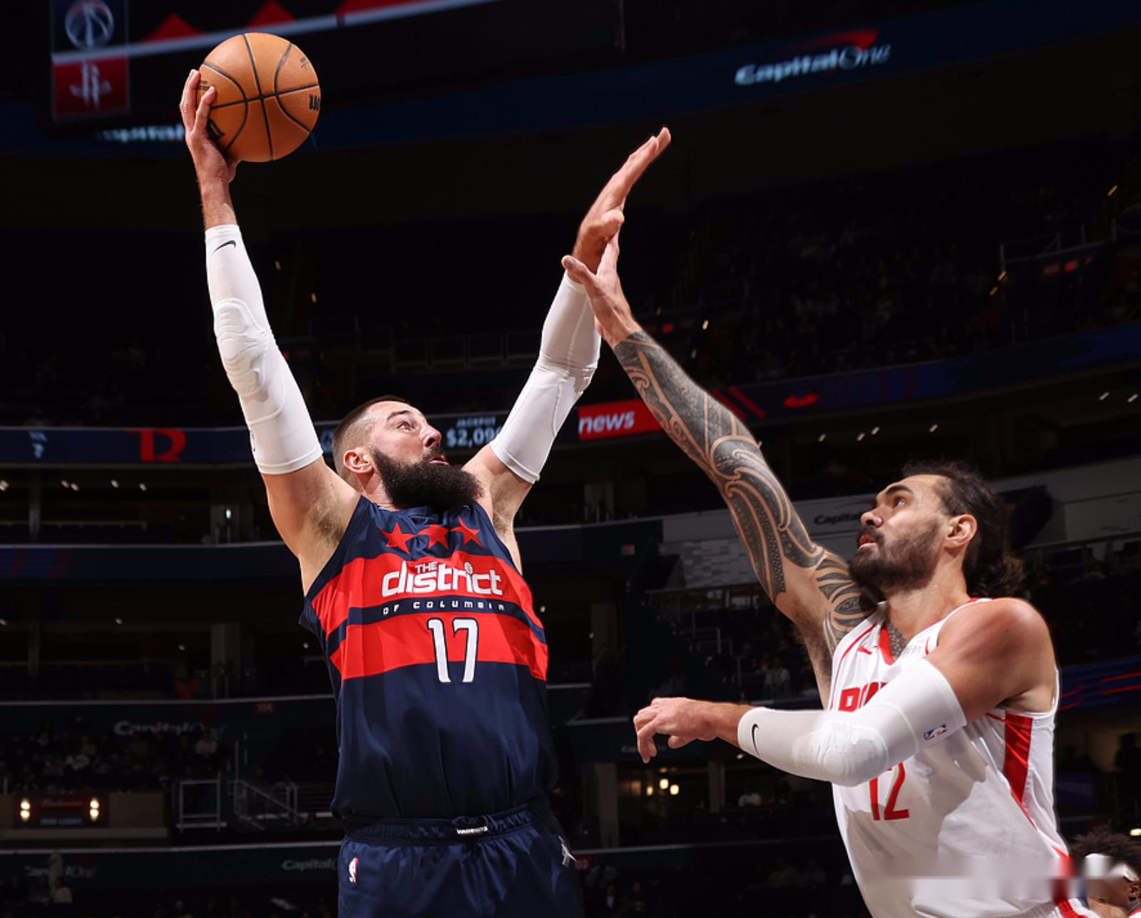 包含国王三巨头联手，格林得分突破，爆发新星冲击季后赛！的词条