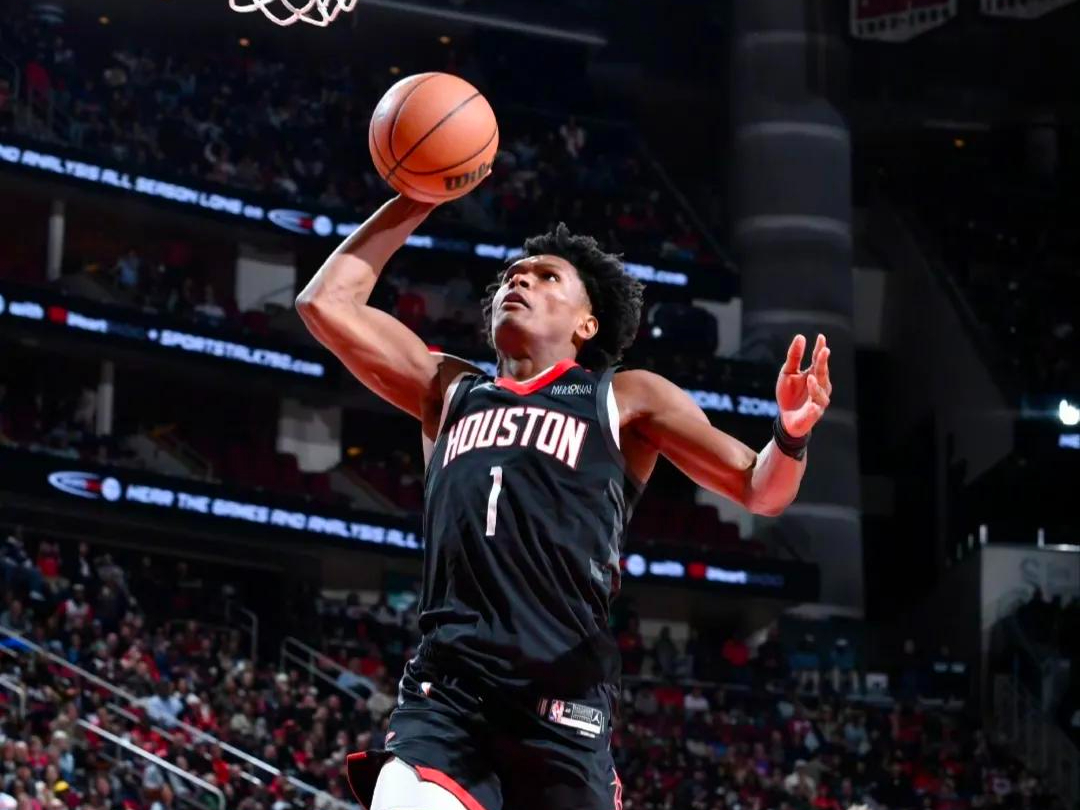 包含C9观众热烈欢呼！，莱万多夫斯基迎来五赛季出色发挥全场沸腾不已的词条